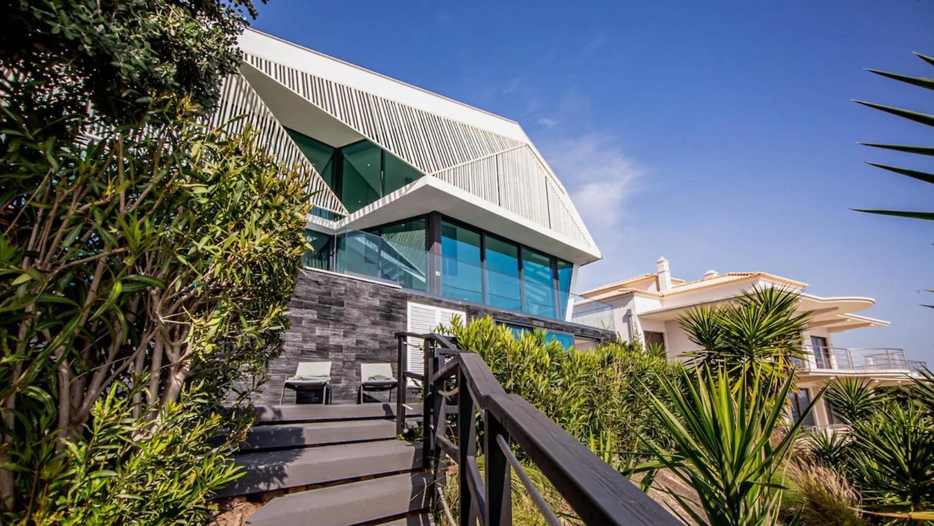 Algarve Villa For Contemporary Design & Sea Views Albufeira